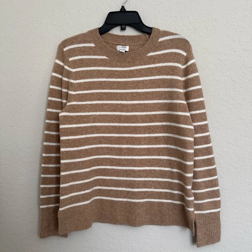 NWT J.Crew Extra Soft Tan White Merino Wool Blend Sweater Size Small Preppy Cozy
